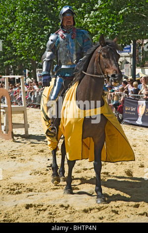 Giostra medievale a Piazza Sablon, Bruxelles, Belgio Foto Stock