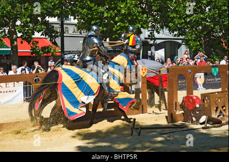 Giostra medievale a Piazza Sablon, Bruxelles, Belgio Foto Stock