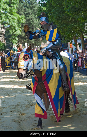 Giostra medievale a Piazza Sablon, Bruxelles, Belgio Foto Stock