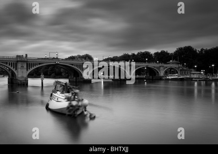 Richmond Lock e Weir, Richmond, Surrey, Regno Unito Foto Stock