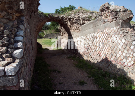 L' anfiteatro romano nel sito archeologico di Roselle in provincia di Grosseto, Toscana, Italia Foto Stock