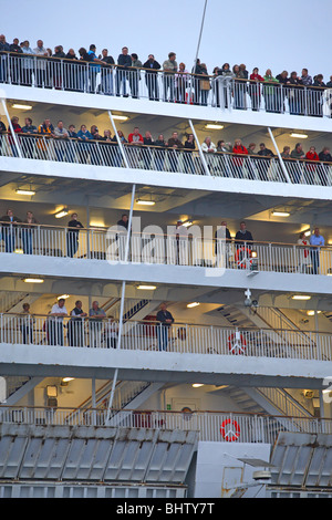 I turisti sui pianali di Stena Line nave passeggeri Foto Stock