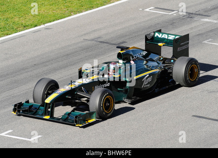Jarno Trulli alla guida per la Lotus Racing team durante i test sul Circuito de Catalunya, Montmelo, Spagna 2010 Foto Stock