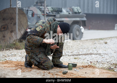 L'eliminazione degli ordigni esplosivi, Sarajevo, Bosnia ed Erzegovina Foto Stock