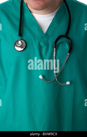 Uomo che indossa il verde medical scrubs e stetoscopio Foto Stock