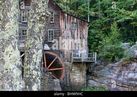 Il Glade Creek Grist Mill con ruota in legno Babcock State Park West Virginia West Virginia West West Virginia, Stati Uniti, casa di legno abbandonata nessuno ad alta risoluzione orizzontale Foto Stock