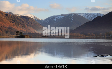 Bella giornata invernale a Ullswater, Lake District, Cumbria, Inghilterra Foto Stock