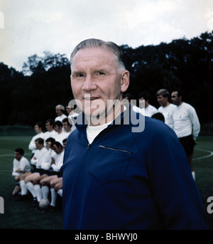 Tottenham Hotspur manager Bill Nicholson durante il corso di formazione Luglio 1968 Foto Stock