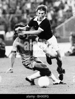 Kenny Dalglish calciatore Scozia Celtic FC giocando in Coppa del Mondo di calcio 1974 in Germania ovest contro il Brasile Foto Stock
