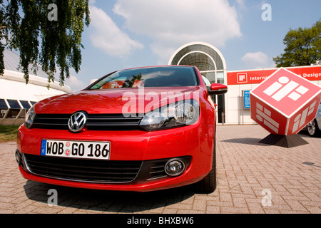 Hannover Messe 2009, il più importante evento di tecnologia open-air sito. International Forum Design se, VW Golf. Foto Stock