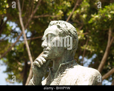 Clsoe fino su una statua di Simon de Bolivar in Garachico Tenerife, Isole Canarie Spagna Europa UE Foto Stock