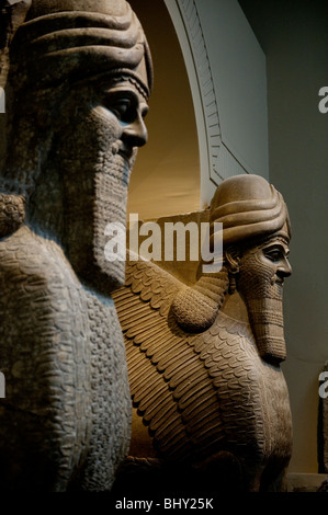 Il British Museum di Londra, Gran Bretagna,UK. Folle di visitatori da casa e all'estero visitando il Britsh Museum di Londra, Inghilterra. Foto Stock