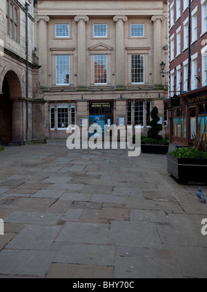 La Sala della Musica all'angolo sud-est della piazza a Shrewsbury,un grande edificio vittoriano di proprietà di Shropshire consiglio. Foto Stock