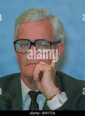 DOUGLAS HURD MP MINISTRO DEGLI AFFARI ESTERI DEL 28 AGOSTO 1992 Foto Stock