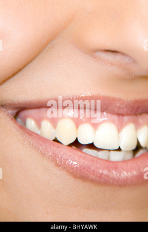 In prossimità di una donna sorriso Foto Stock