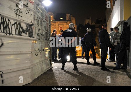 Nantes (44) : polizia su ronda notturna Foto Stock