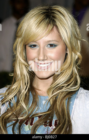 ASHLEY TISDALE GLORIA ROAD PREMIERE MONDIALE HOLLYWOOD LOS ANGELES STATI UNITI D'AMERICA 05 Gennaio 2006 Foto Stock