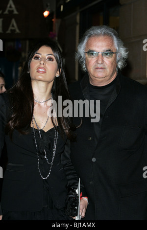 FLAVIO BRIATORE e mia moglie Elisabetta Gregoraci il Corpo di bugie premiere del film VUE CINEMA WEST END Leicester Square LONDRA ENGL Foto Stock