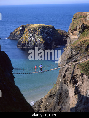 Ponte di corda di Carrick-a-Rede, vicino a Ballintoy, Contea di Antrim, Irlanda del Nord, Regno Unito Foto Stock