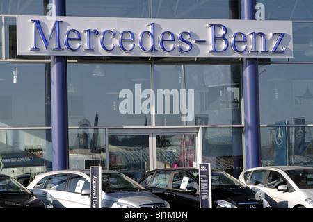 Mercedes Benz concessionaria auto, Birmingham 2010 Foto Stock