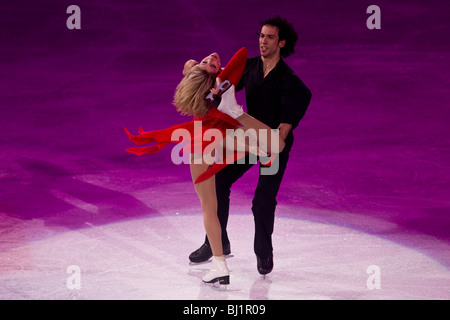 Tanith Belbin e Benjamin Agosto (USA) ballerini ghiaccio durante il pattinaggio artistico a Gala il 2010 Giochi Olimpici Invernali Foto Stock