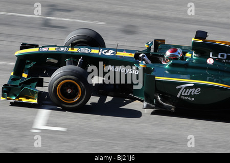 Jarno Trulli alla guida per il 2010 Lotus F1 racing team al circuito di Montmelo, Barcellona, Spagna Foto Stock