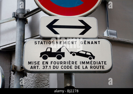 Segno indicante una distanza di traino zona nella città francese di Lione, Francia. Foto Stock