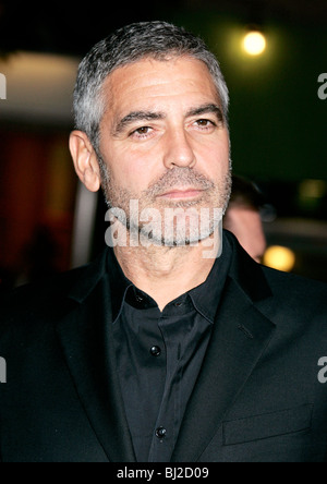 GEORGE CLOONEY IN ARIA PREMIERE MANN VILLAGE Theatre di WESTWOOD USA 30 Novembre 2009 Foto Stock