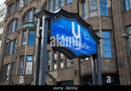 Kochstrasse; U-Bahn, Checkpoint Charlie, Berlin, Germania Foto Stock