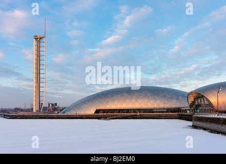 La torre di Glasgow e il Glasgow Science Centre, Scotland, Regno Unito. Foto Stock