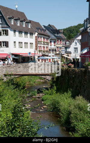 Vista su Bad Muenstereifel, Eifel, nella Renania settentrionale-Vestfalia, Germania Foto Stock