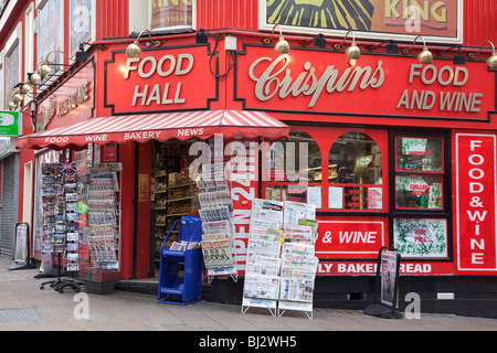 London Corner Shop, Crispins Food Hall - News Food and Wine Foto Stock