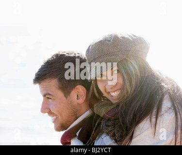 Equitazione donna piggyback Foto Stock
