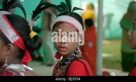 BANGLADESH Fatima Rani pellegrinaggio alla missione Baromari, le danze tribali ragazze. Foto Stock