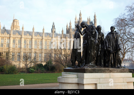 I Borghesi di Calais di Auguste Rodin di fronte il Palazzo di Westminster Foto Stock