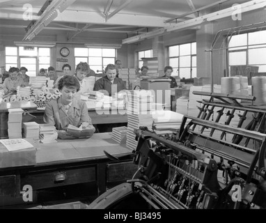 La sala di legame al White Rose Stampa Co, Mexborough, South Yorkshire, 1959. Artista: Michael Walters Foto Stock