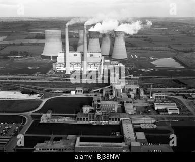 Lea Hall Colliery e Rugeley una stazione di alimentazione, Staffordshire, 1963. Artista: Michael Walters Foto Stock