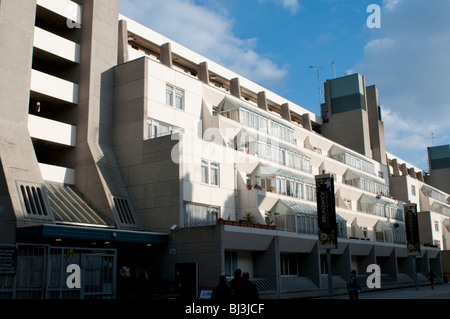 Brunswick residenziale e centro commerciale, Bloomsbury, Camden, London, Regno Unito Foto Stock