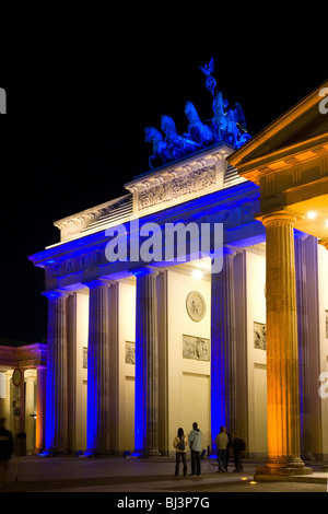 Porta di Brandeburgo durante la festa delle luci 2007, Berlino, Germania Foto Stock