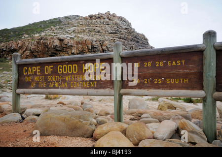 Capo di Buona Speranza, con un cartello che indica le coordinate geografiche, Provincia del Capo, in Sud Africa e Africa Foto Stock