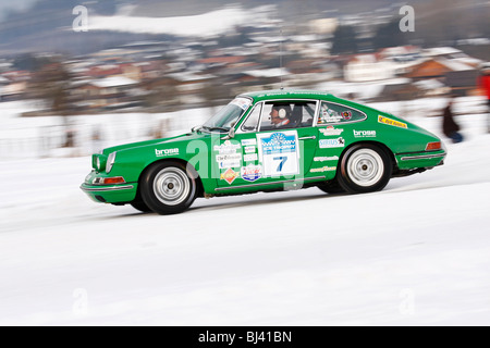 Porsche 911 2.0, costruito nel 1965, auto classiche inverno gara, Historic Ice Trophy 2010, Altenmarkt im Pongau, Salisburgo, Austria, UE Foto Stock