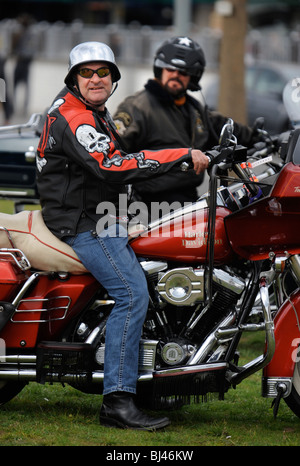 Motociclisti in una Harley Davidson Moto rally in Weston-Super-Mare Regno Unito Foto Stock