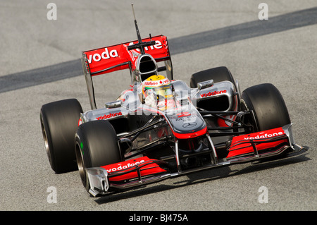 Lewis Hamilton (GB) in McLaren-Mercedes MP4-25 race car durante la Formula 1 prove Foto Stock