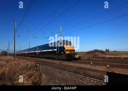 Costa est treni società operativa 82226 DVT Alta Velocità del treno elettrico East Coast Main Line Railway Peterborough Cambridgeshire Foto Stock