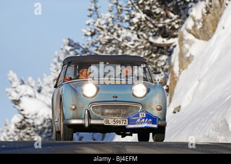 Austin Healey Frogeye Sprite MK 1, costruito nel 1959, Raid invernale 2010 classic car rally, Ofenpass, Svizzera, Europa Foto Stock