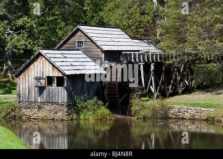 Mabry Mill sulla Blue Ridge Parkway Pkwy Virginia Nord America negli Stati Uniti paesaggio rurale grandi immagini ad alta risoluzione immagini orizzontali ad alta risoluzione Foto Stock
