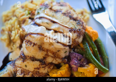 Halibut alla griglia con beurre blanc e balsamico, smalto Ciopinot Ristorante, San Luis Obispo, California, Stati Uniti d'America Foto Stock