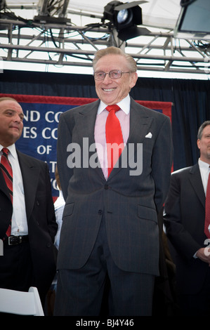 Immobiliare Larry Silverstein assiste una costruzione i lavoratori al rally di Ground Zero Foto Stock