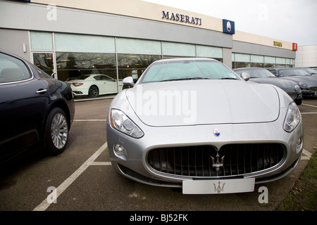 Nuova Maserati automobili in vendita il piazzale antistante Foto Stock