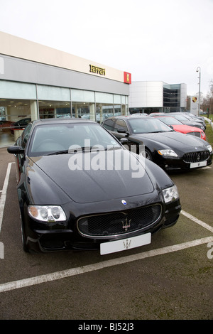 Nuova Maserati automobili in vendita il piazzale antistante Foto Stock